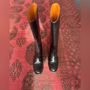 FRYE Women’s Knee-High Riding Boots in Black.
Size 6M - 5.5